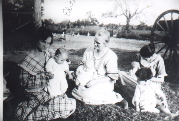 Sydney Copeland Maggie Seay and Ida Jenkins 1922